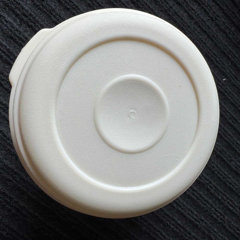 Rubbermaid Servin Saver Food Storage Containers Almond 4pc Set #2 #6 #1 Round - Picture 11 of 16